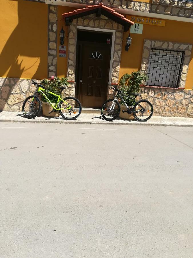 Hostal Canamares Bagian luar foto